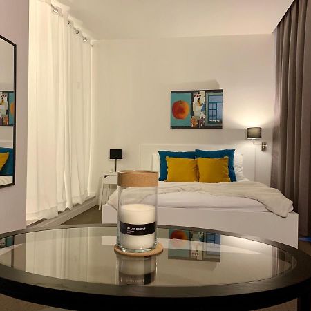 Suite 336 Menen Bagian luar foto