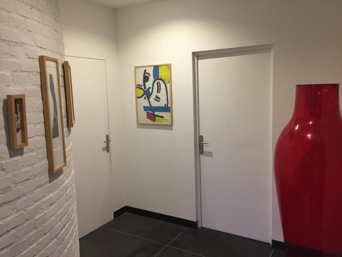 Suite 336 Menen Bagian luar foto